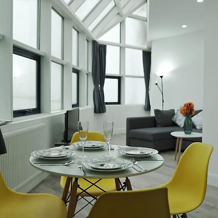 Sapphire House Apartments เทลฟอร์ด ภายนอก รูปภาพ