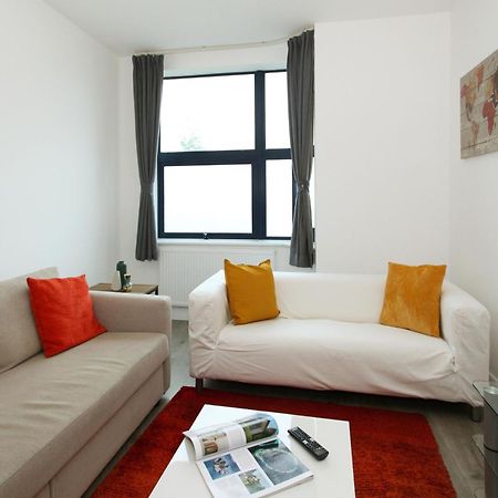 Sapphire House Apartments เทลฟอร์ด ภายนอก รูปภาพ