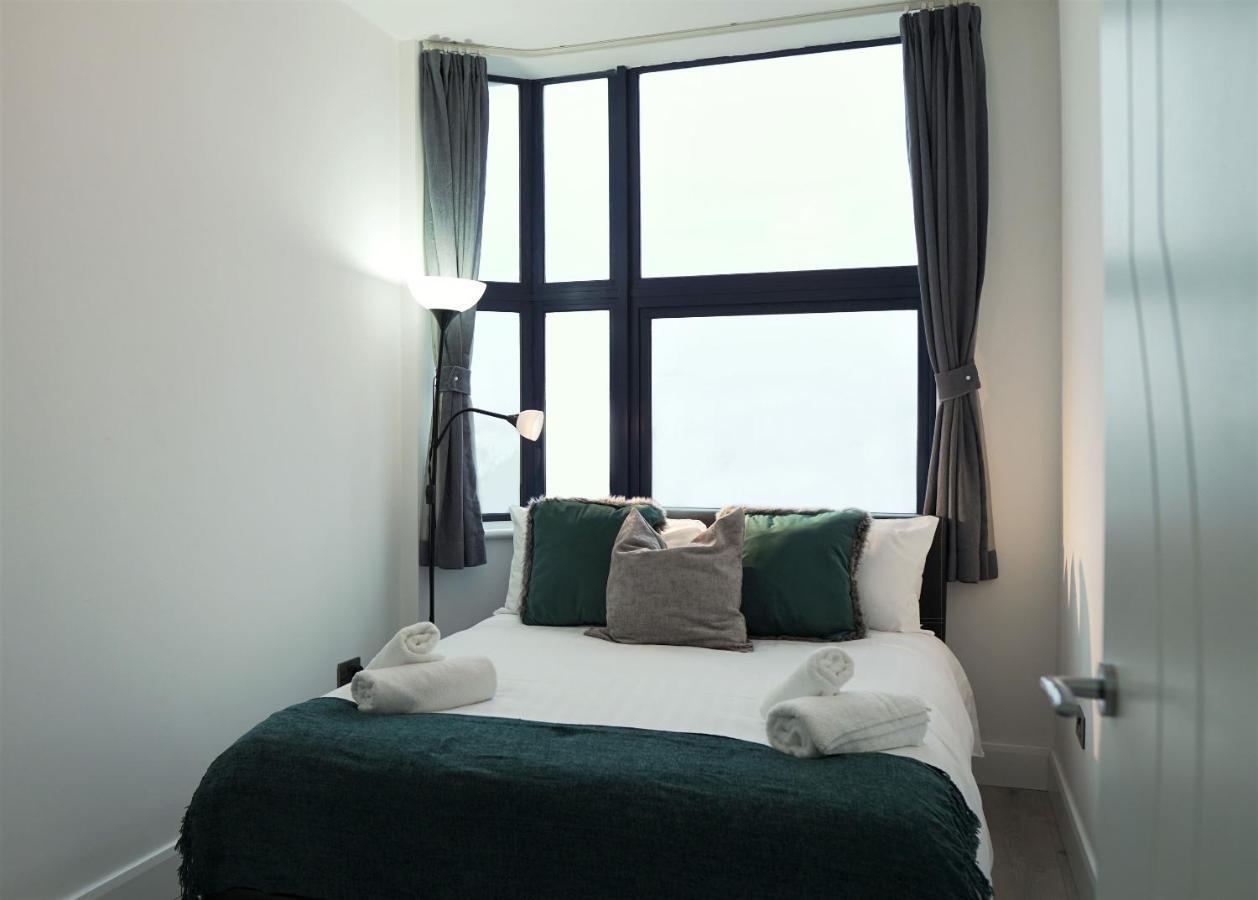 Sapphire House Apartments เทลฟอร์ด ภายนอก รูปภาพ