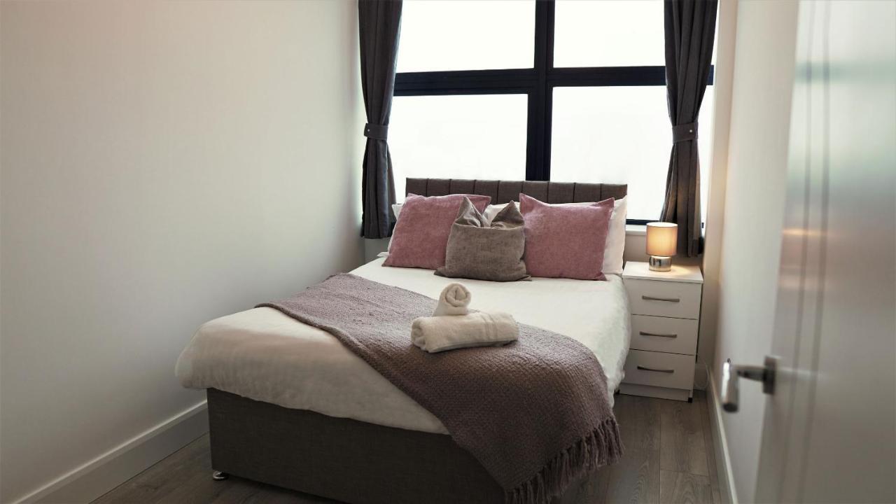 Sapphire House Apartments เทลฟอร์ด ภายนอก รูปภาพ