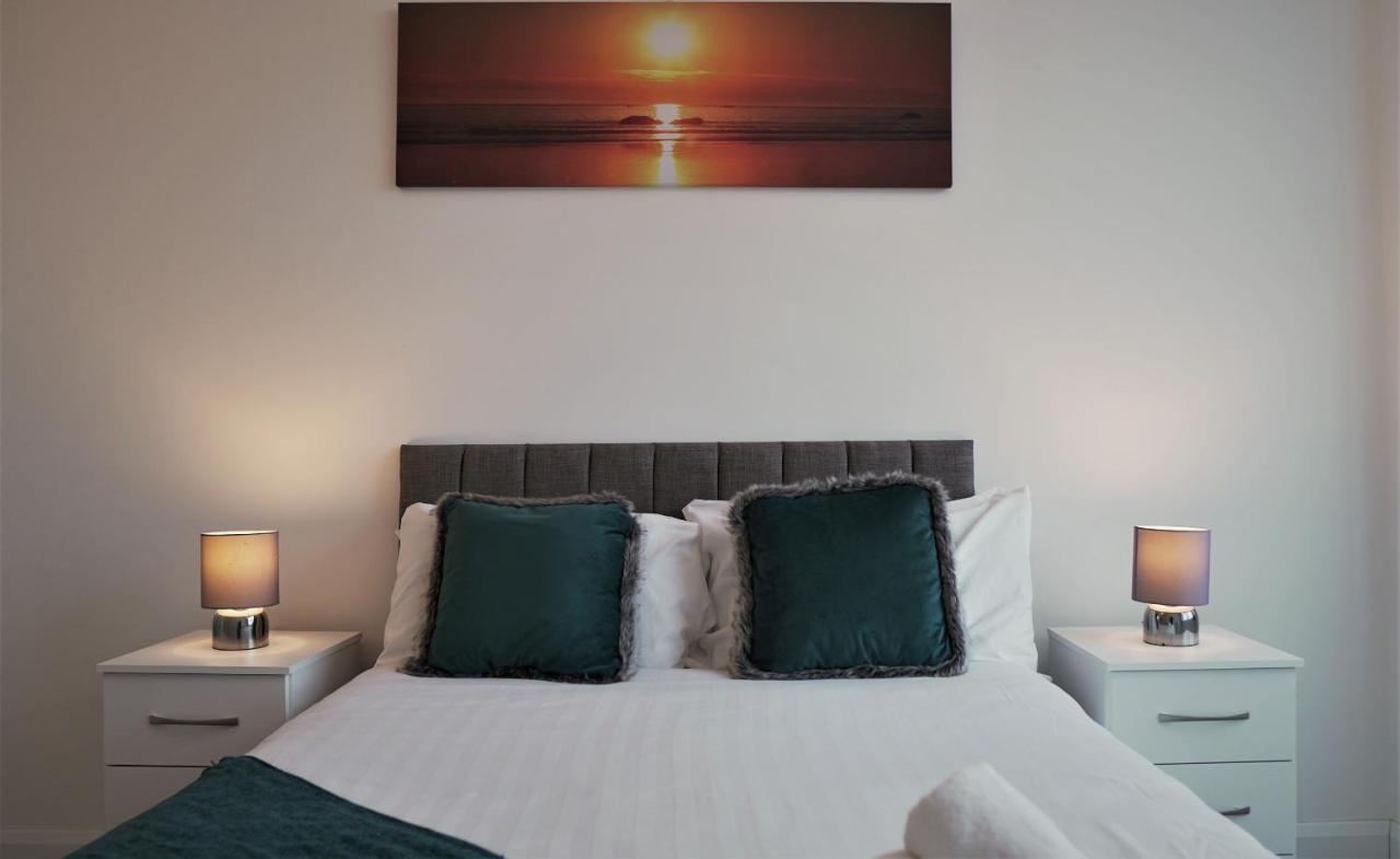 Sapphire House Apartments เทลฟอร์ด ภายนอก รูปภาพ