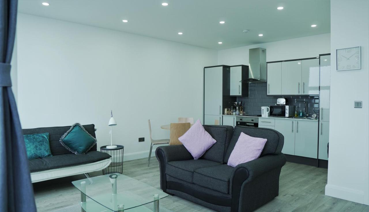 Sapphire House Apartments เทลฟอร์ด ภายนอก รูปภาพ
