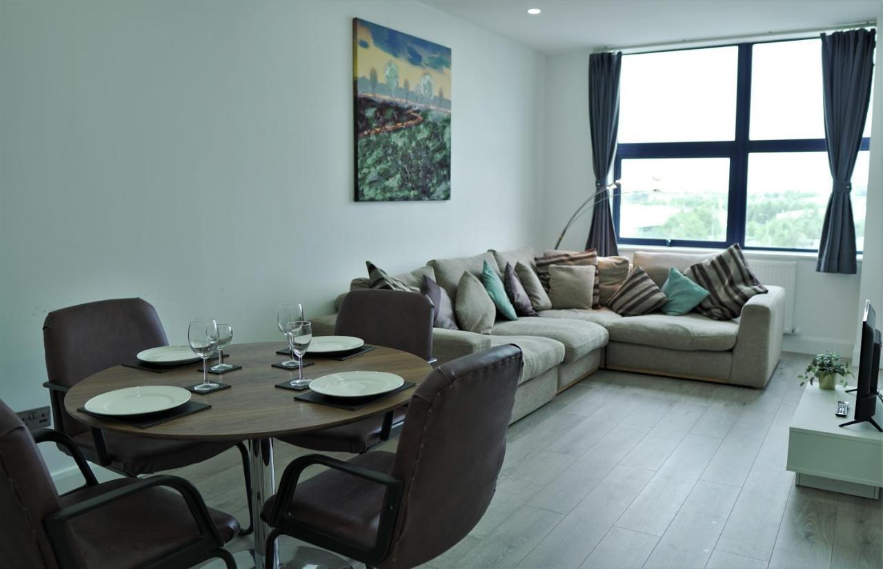 Sapphire House Apartments เทลฟอร์ด ภายนอก รูปภาพ