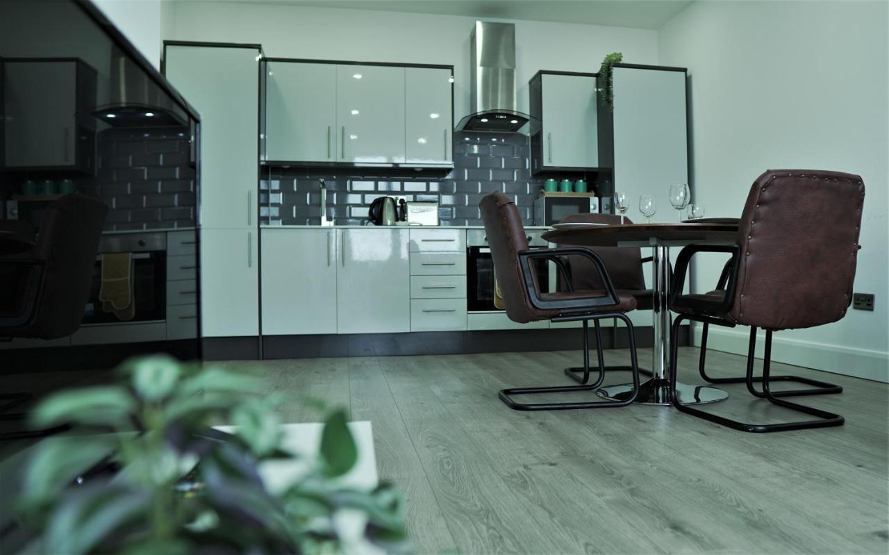 Sapphire House Apartments เทลฟอร์ด ภายนอก รูปภาพ