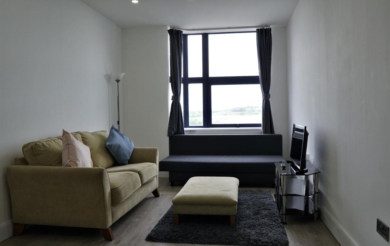 Sapphire House Apartments เทลฟอร์ด ภายนอก รูปภาพ