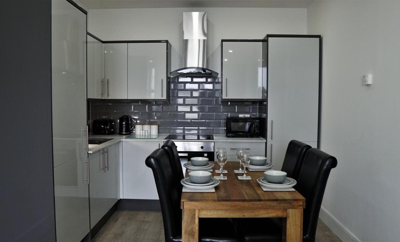 Sapphire House Apartments เทลฟอร์ด ภายนอก รูปภาพ
