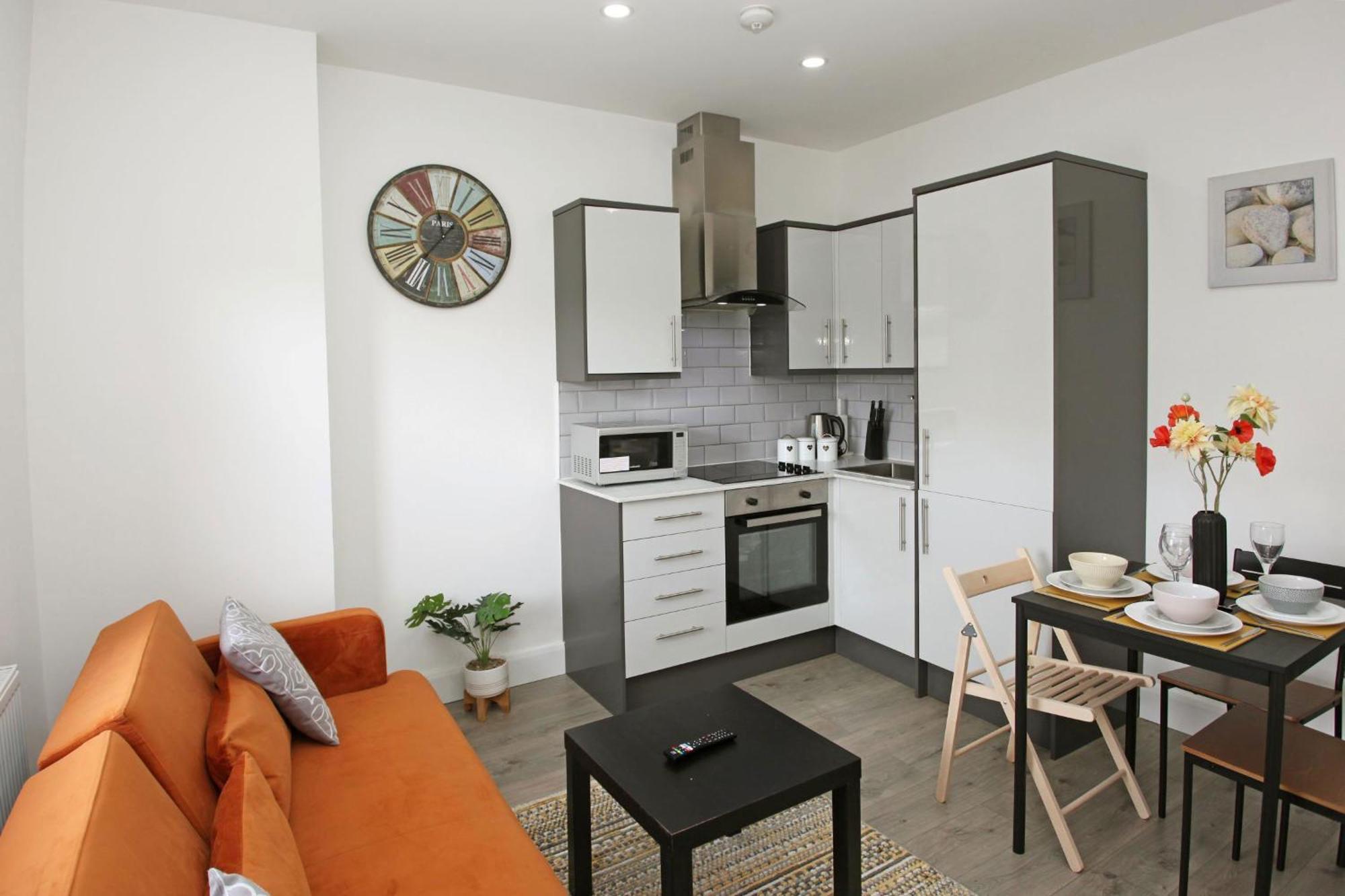 Sapphire House Apartments เทลฟอร์ด ภายนอก รูปภาพ