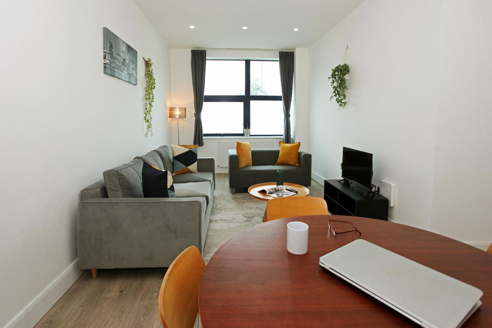 Sapphire House Apartments เทลฟอร์ด ภายนอก รูปภาพ