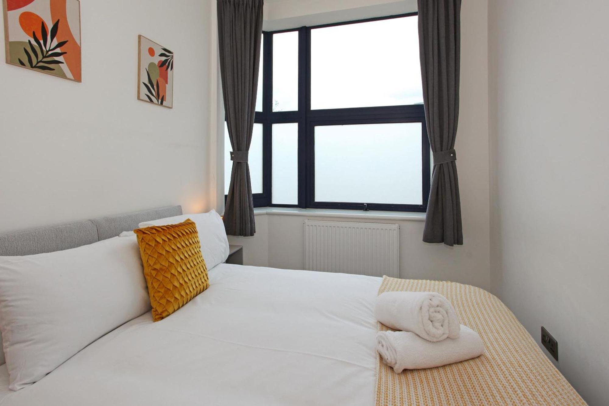 Sapphire House Apartments เทลฟอร์ด ภายนอก รูปภาพ