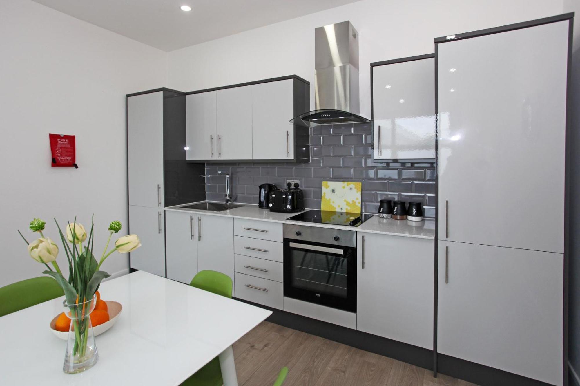 Sapphire House Apartments เทลฟอร์ด ภายนอก รูปภาพ
