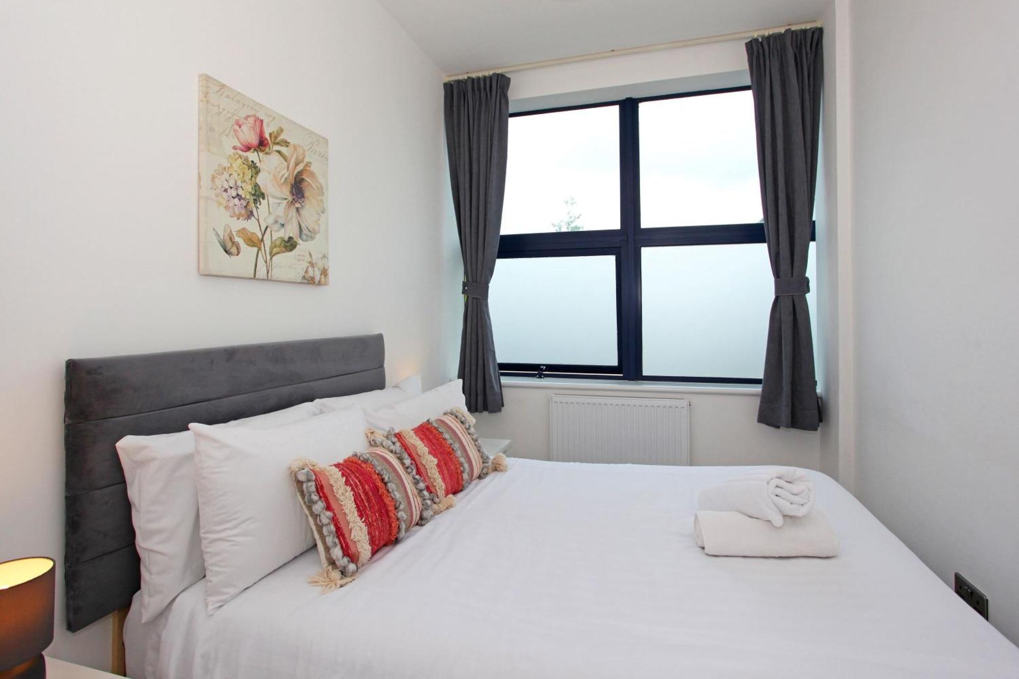 Sapphire House Apartments เทลฟอร์ด ภายนอก รูปภาพ