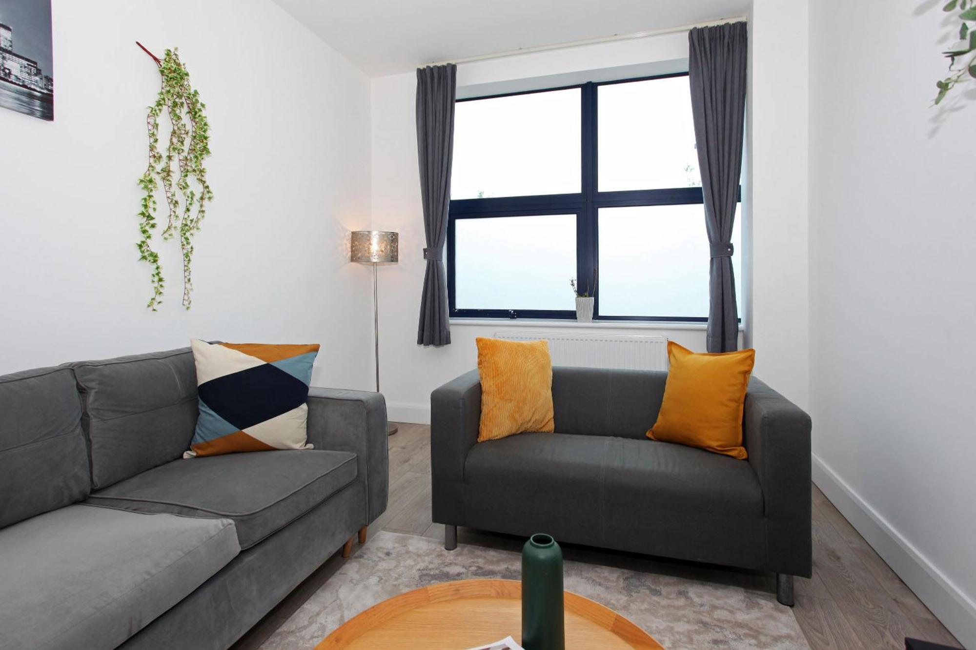Sapphire House Apartments เทลฟอร์ด ภายนอก รูปภาพ