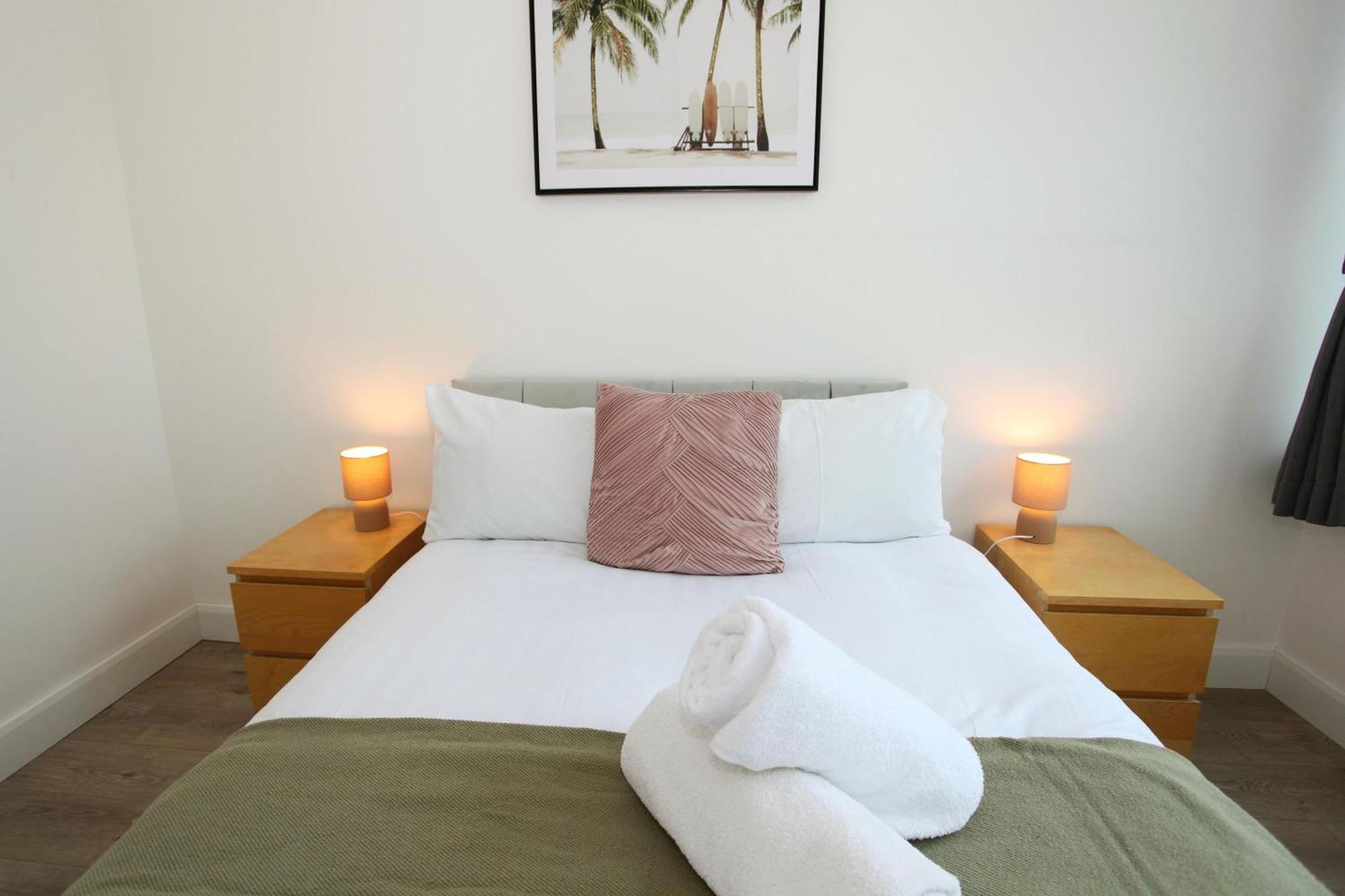 Sapphire House Apartments เทลฟอร์ด ภายนอก รูปภาพ